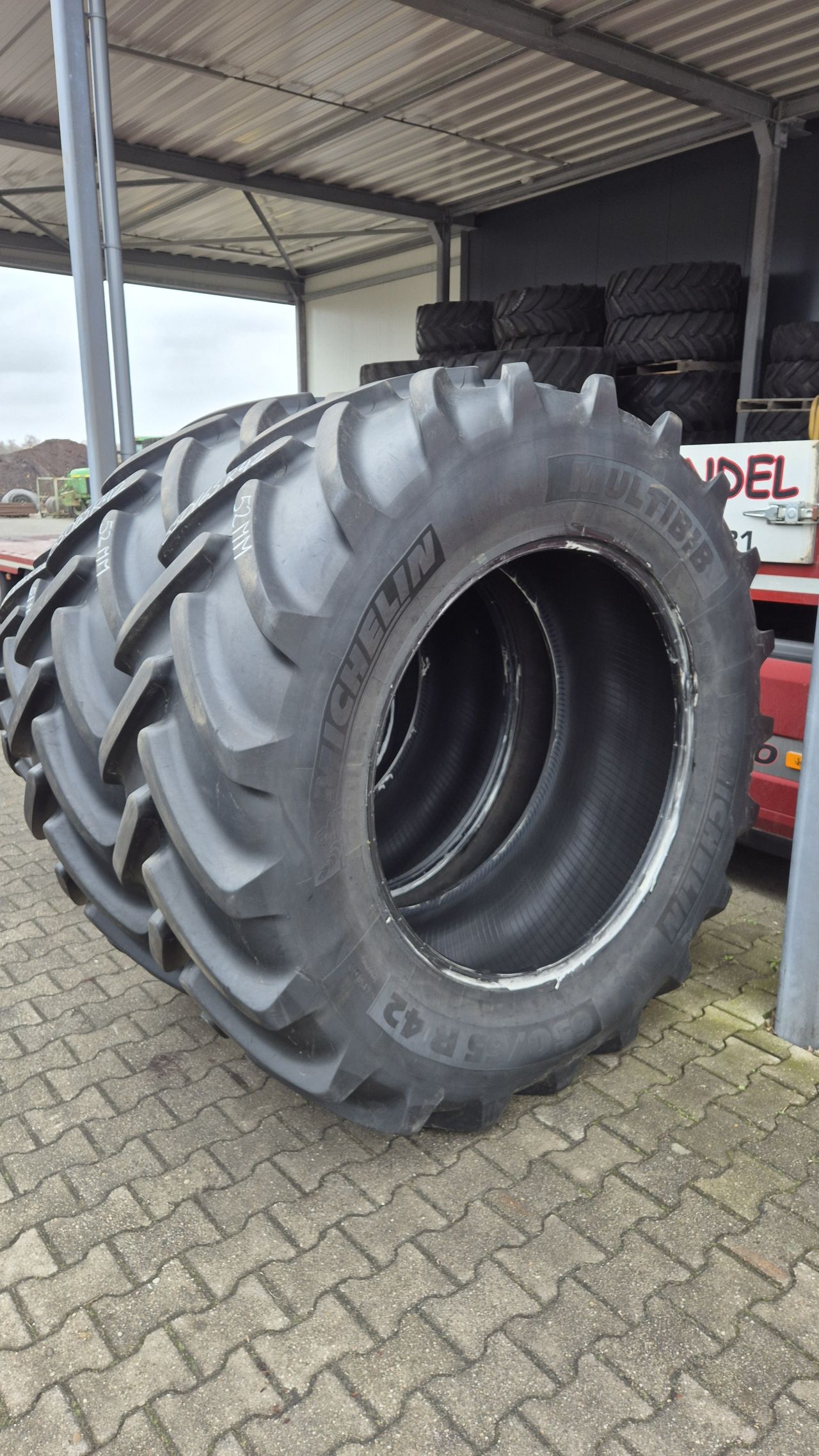 Set Michelin banden 650/65R42 en 600/65R28 MachXbib en Multibib
