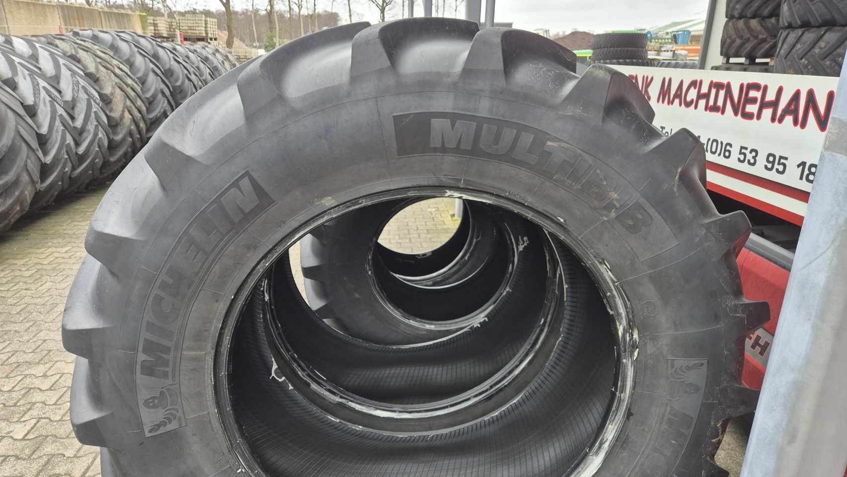 Set Michelin banden 650/65R42 en 600/65R28 MachXbib en Multibib