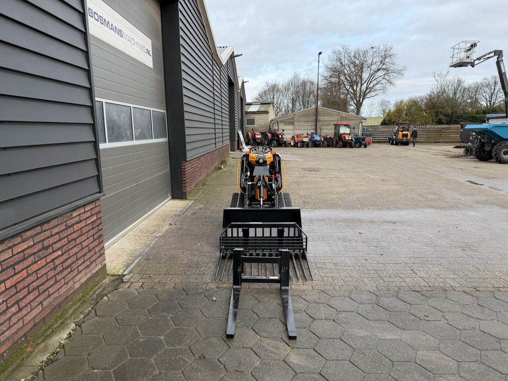 Giant GS950T skid steer minishovel NIEUW