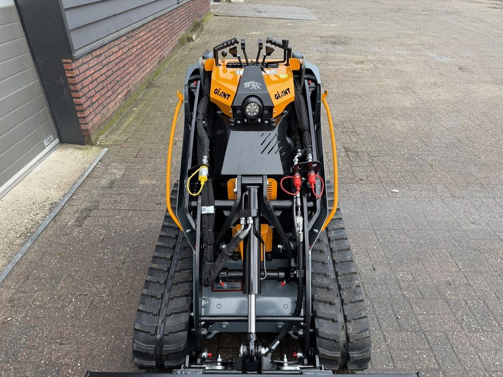Giant GS950T skid steer minishovel NIEUW