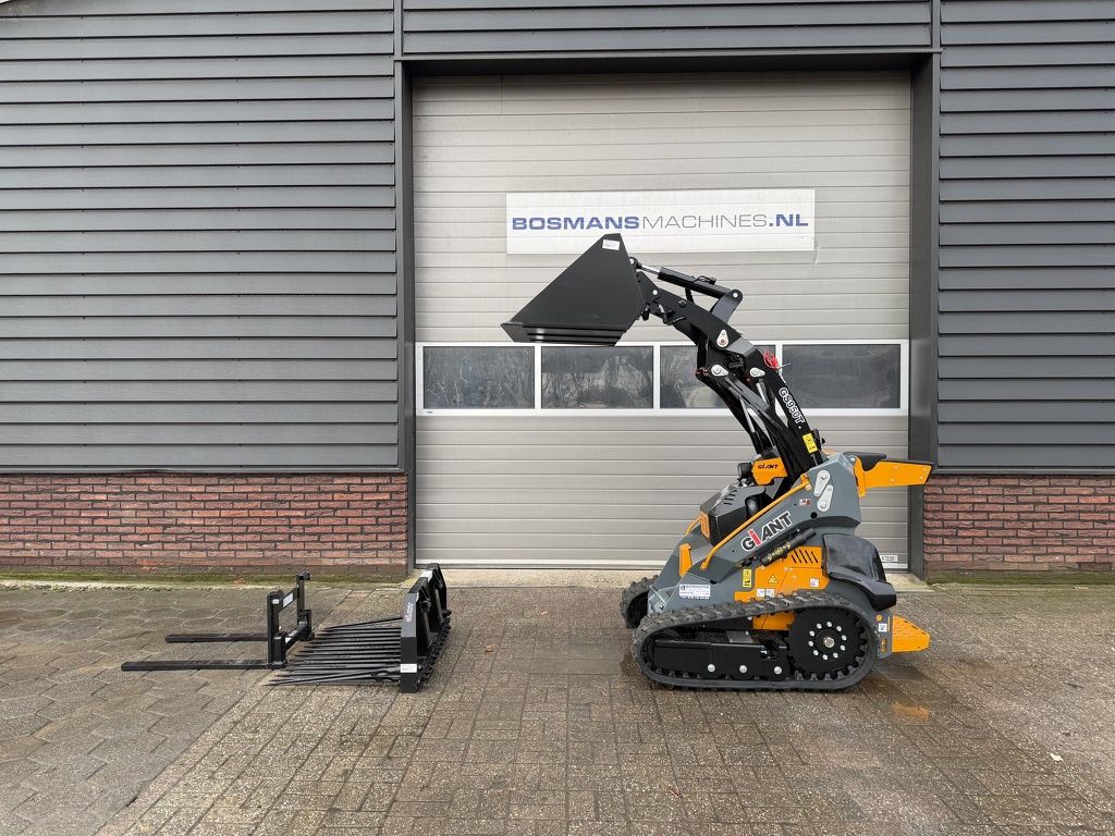 Giant GS950T skid steer minishovel NIEUW