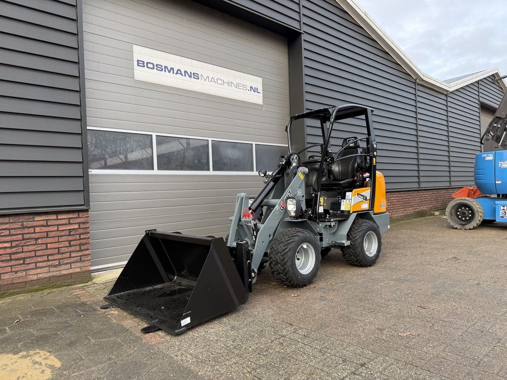 Giant G1500 minishovel (hoge mast) NIEUW