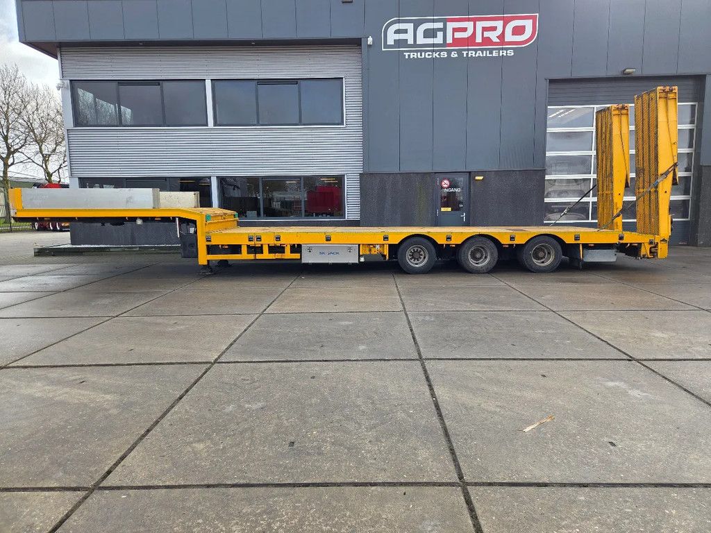 Stokota 3 as schuiver 3X GESTUURD,hydr rampen dubbelzijdig, verbreders, BPW assen ,trommelremmen