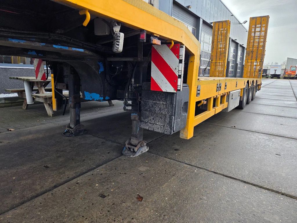 Stokota 3 as schuiver 3X GESTUURD,hydr rampen dubbelzijdig, verbreders, BPW assen ,trommelremmen