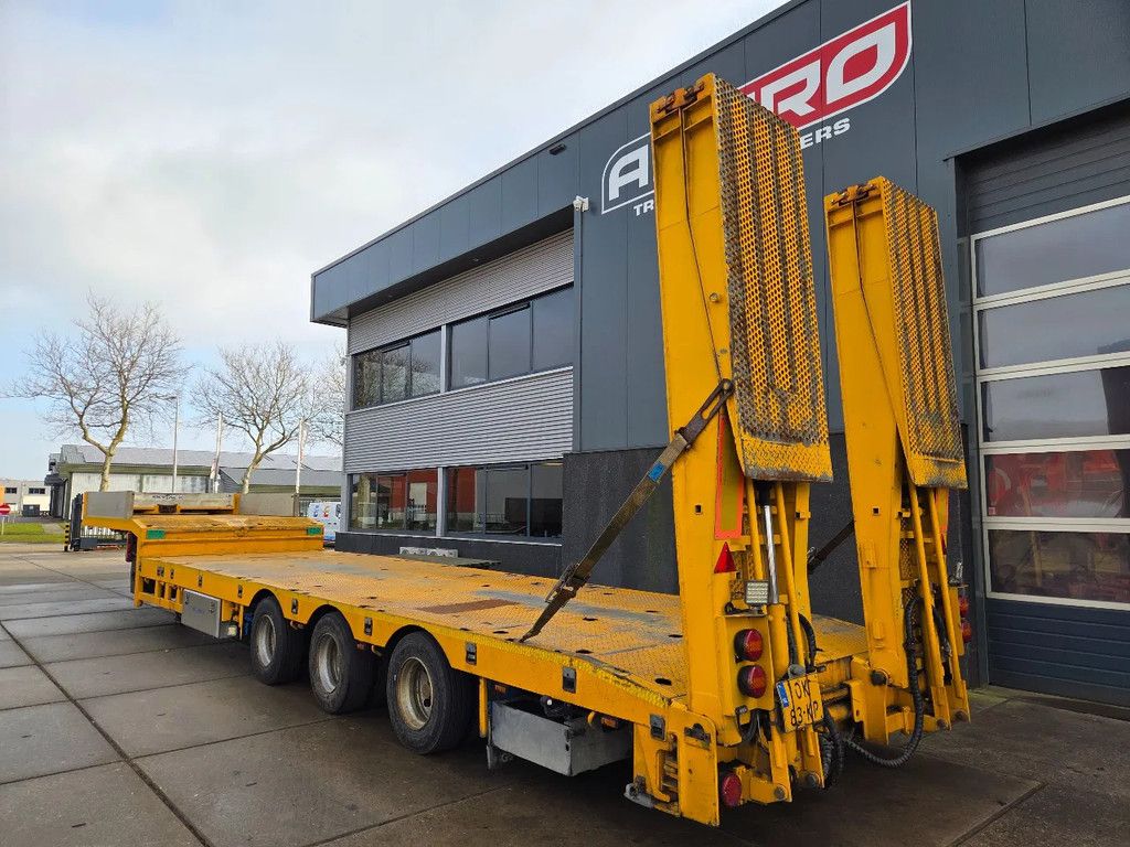 Stokota 3 as schuiver 3X GESTUURD,hydr rampen dubbelzijdig, verbreders, BPW assen ,trommelremmen