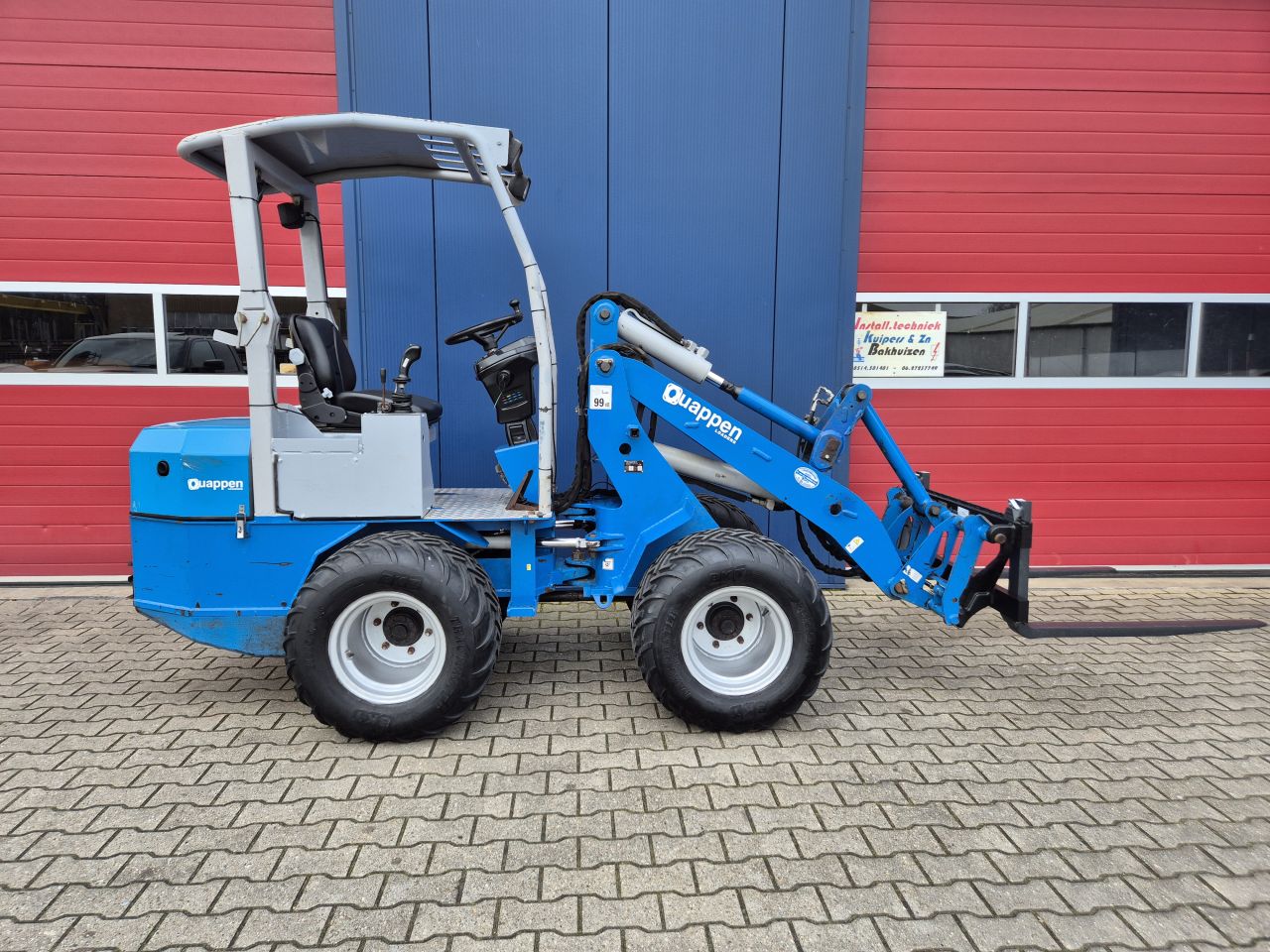 QUAPPEN Q27 SHOVEL YANMAR 37PK KENTEKEN BOUWJAAR 2012