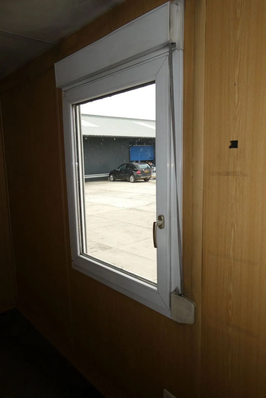 Brouwer Kantoorunit afm ca 6 x 3 mtr