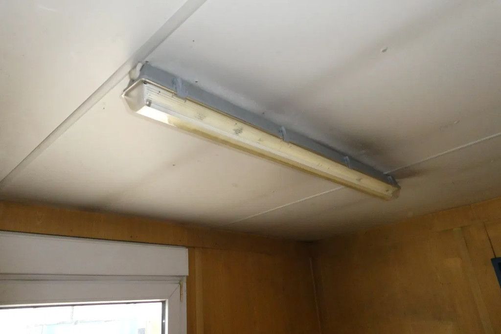 Brouwer Kantoorunit afm ca 6 x 3 mtr