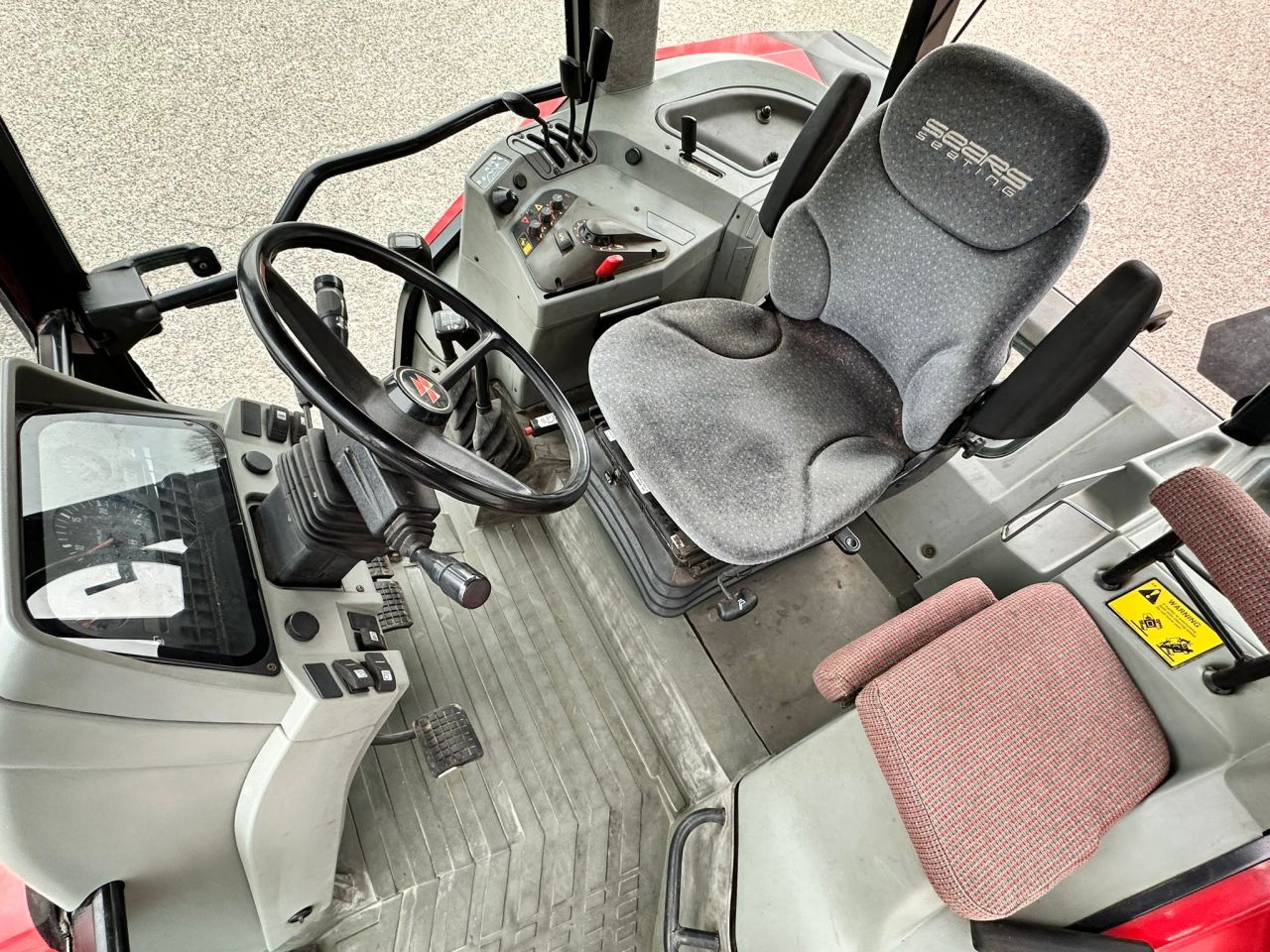 TE KOOP: Zeer nette MASSEY FERGUSON 6140