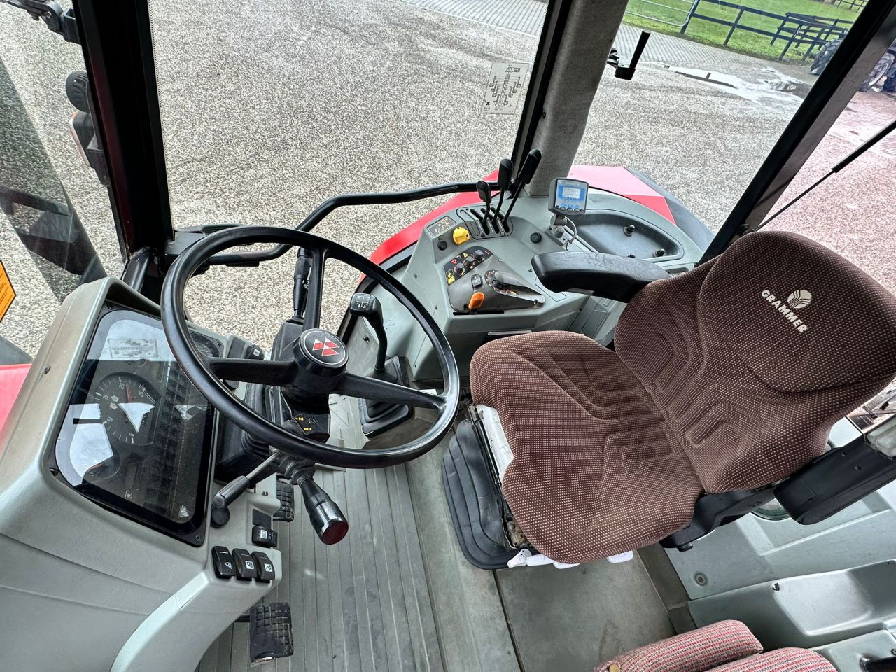 TE KOOP: zeer nette MASSEY FERGUSON 6180