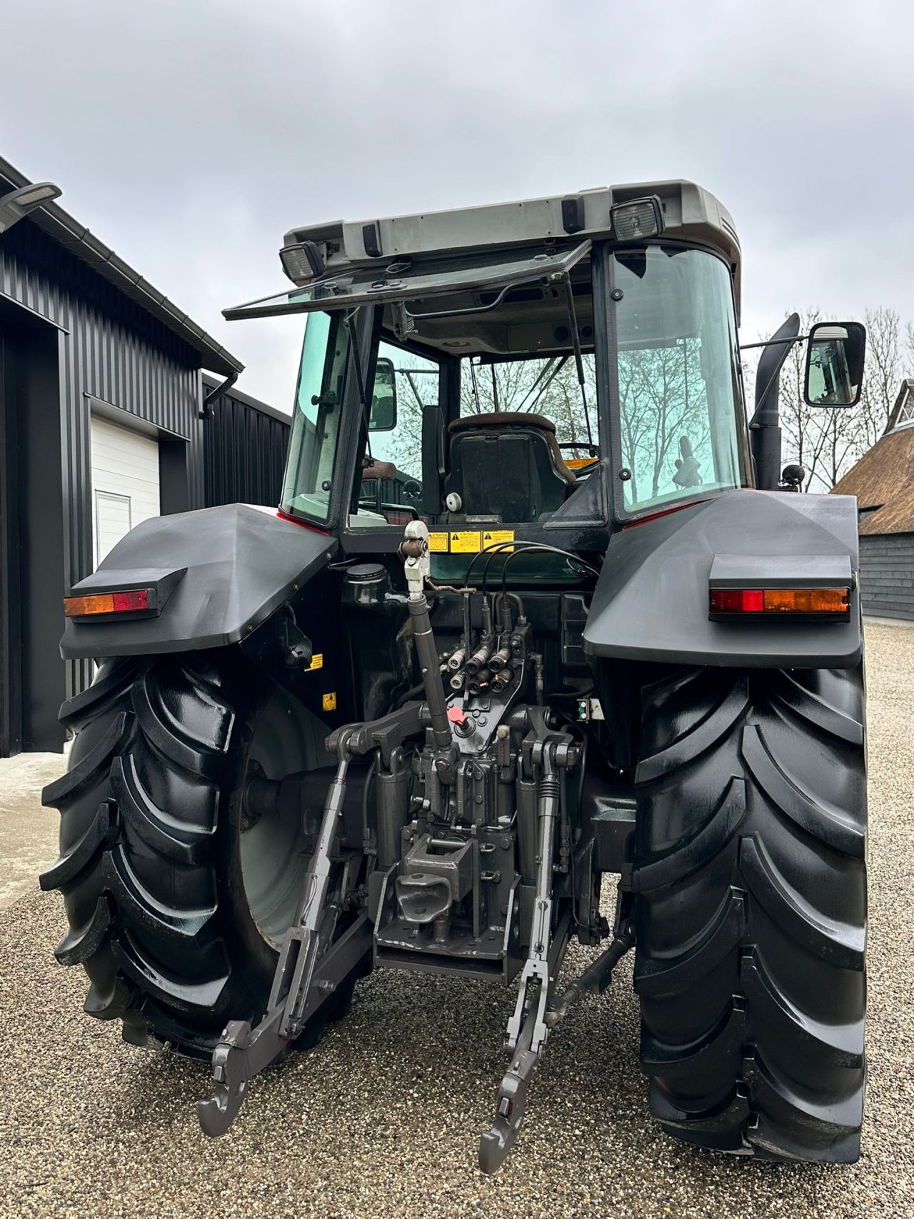 TE KOOP: zeer nette MASSEY FERGUSON 6180