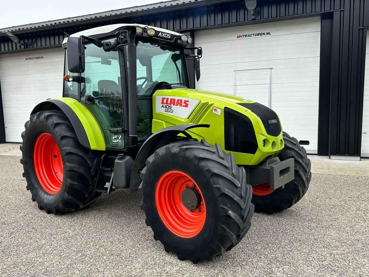 TE KOOP: zeer nette CLAAS AXOS 330