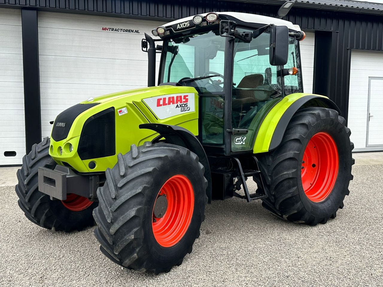 TE KOOP: zeer nette CLAAS AXOS 330