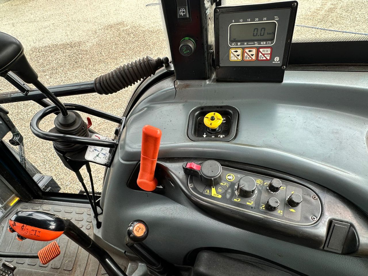 TE KOOP: zeer nette NEW HOLLAND TL80