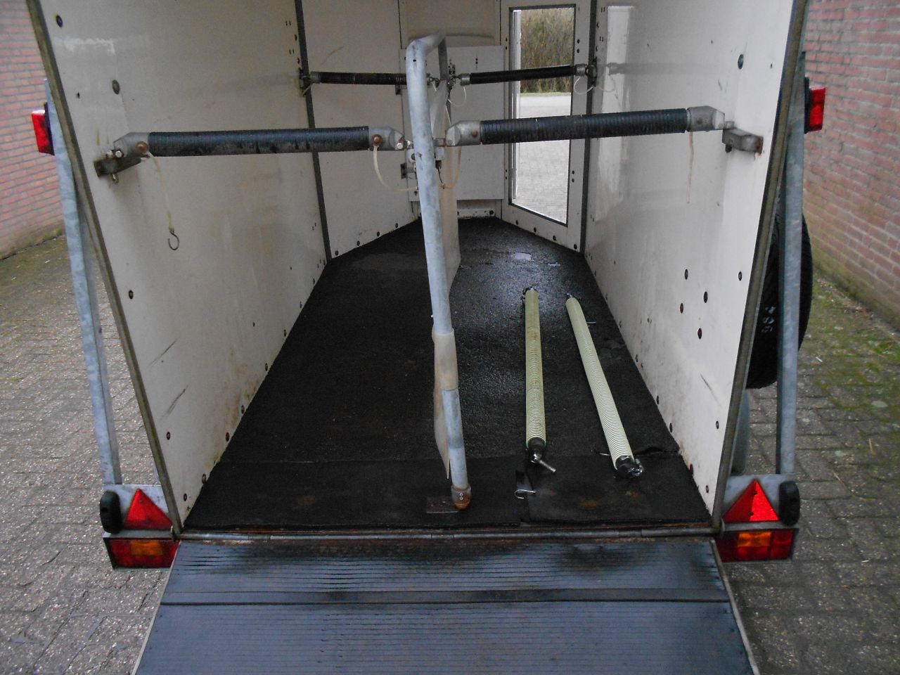 Titan jelsum paardentrailer