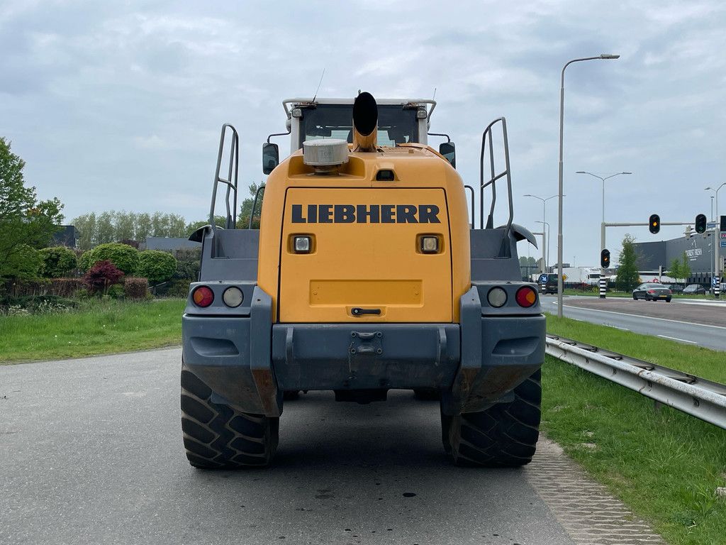 Liebherr L580