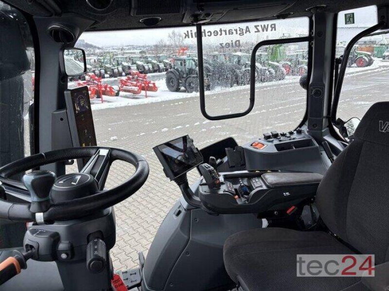 Valtra T235D