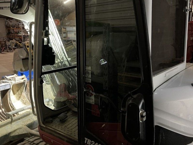 Takeuchi TB240