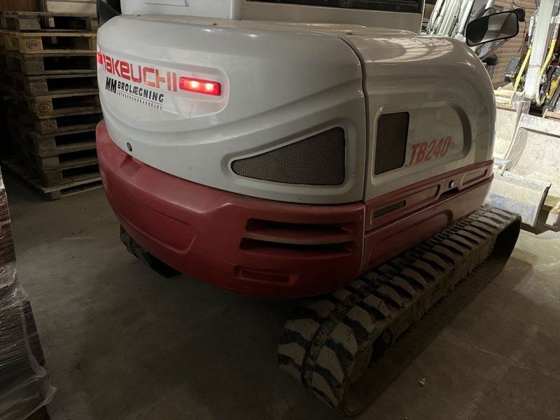 Takeuchi TB240
