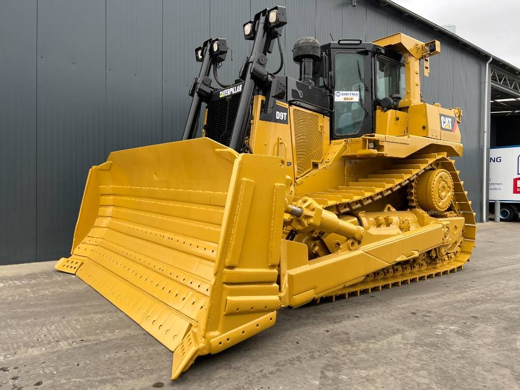 CAT D9T