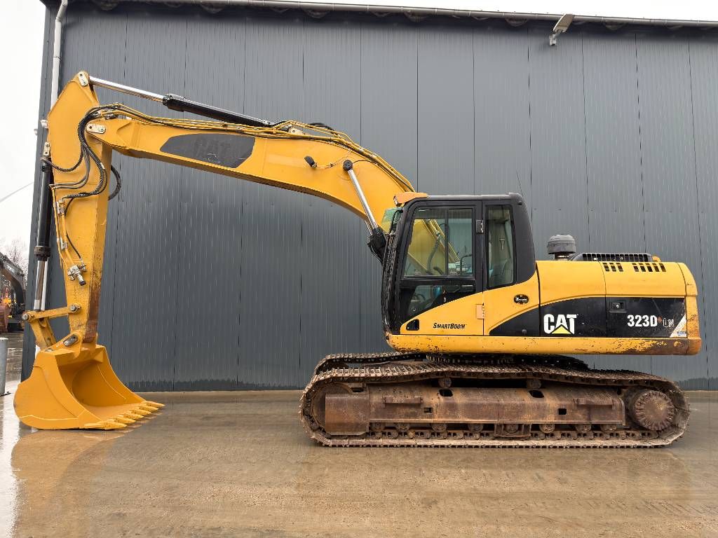 CAT 323D L
