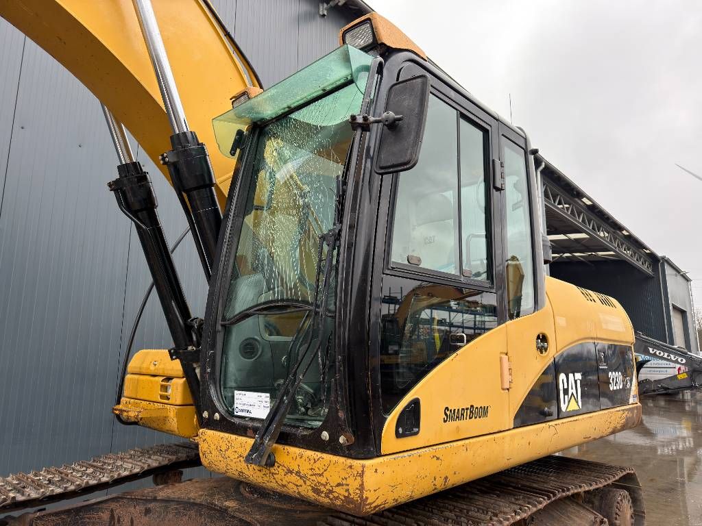 CAT 323D L