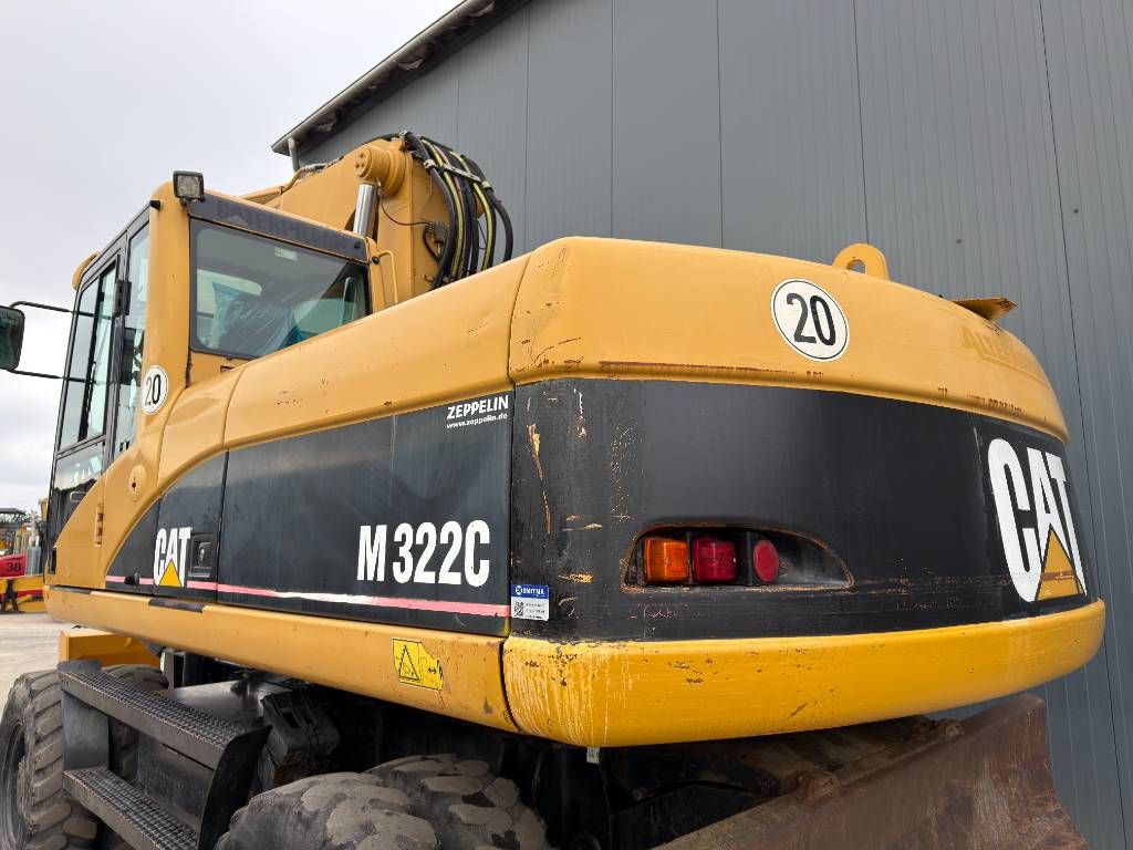 CAT M322C