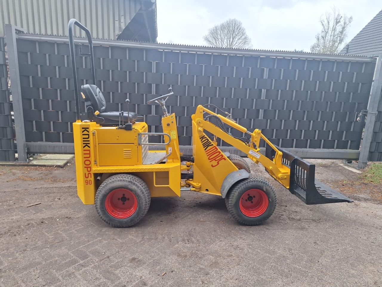 Knikmops 90 mini shovel ahlmann avant giant weidemann schaffer