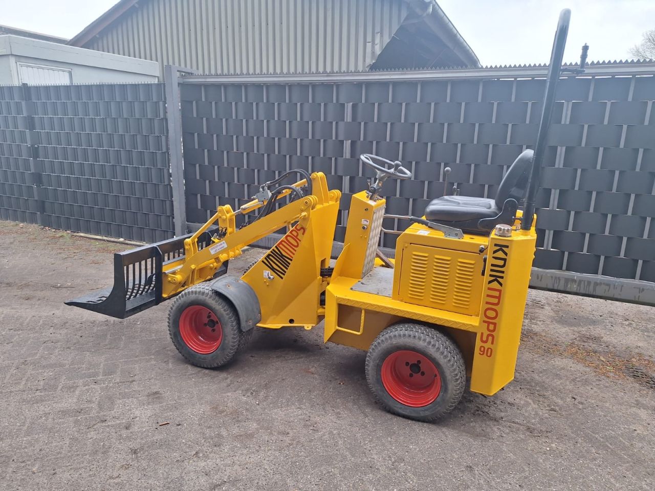 Knikmops 90 mini shovel ahlmann avant giant weidemann schaffer