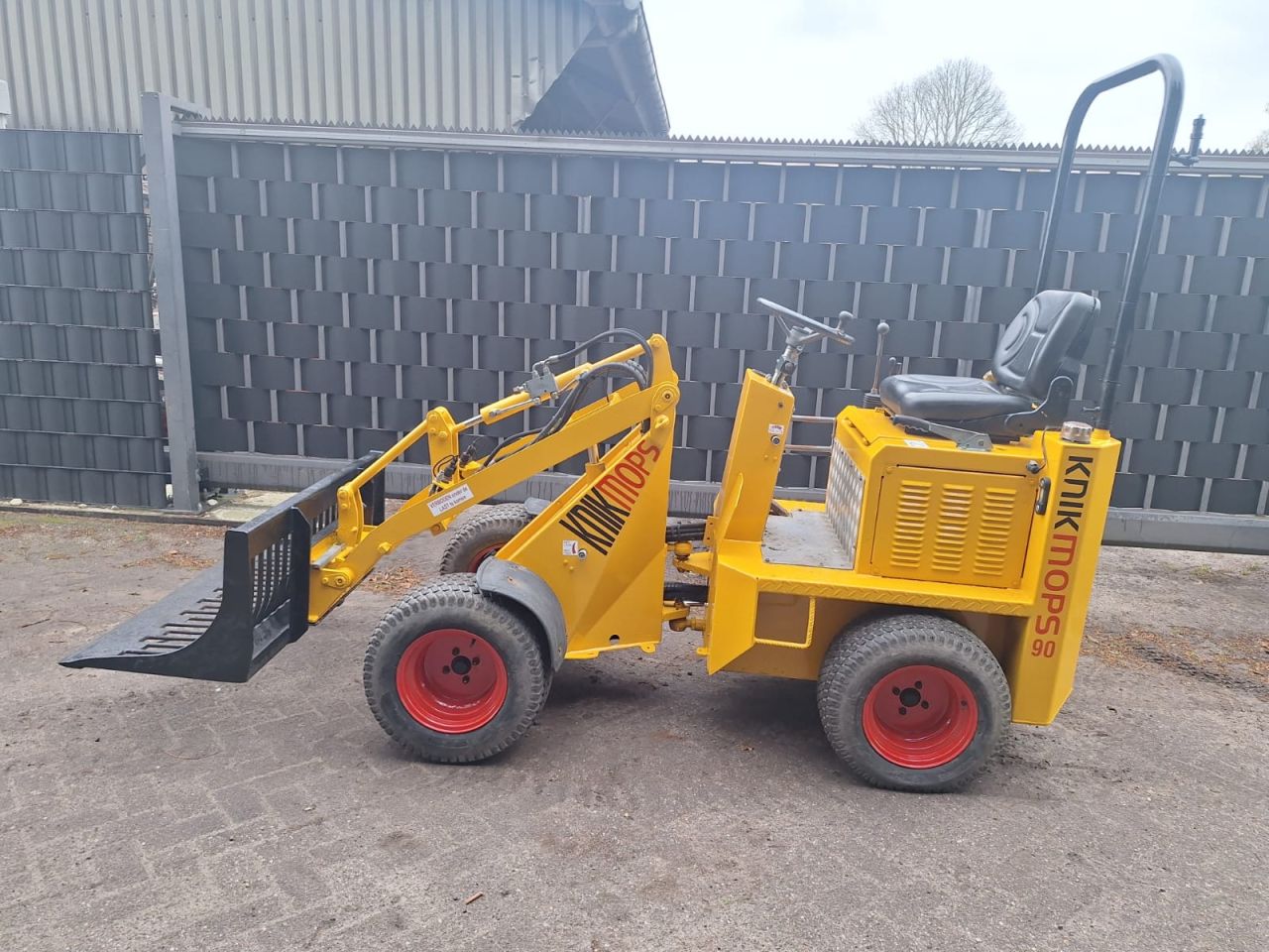 Knikmops 90 mini shovel ahlmann avant giant weidemann schaffer