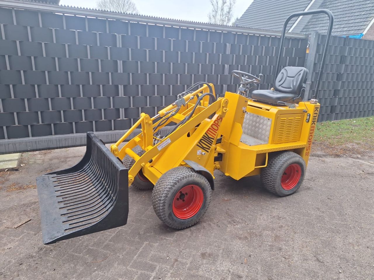 Knikmops 90 mini shovel ahlmann avant giant weidemann schaffer