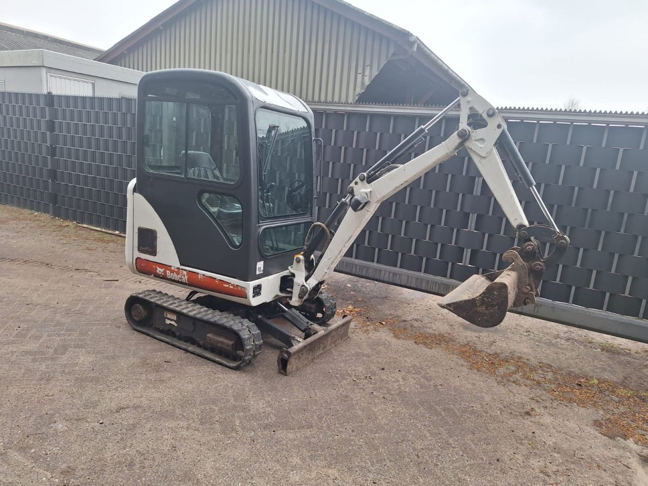 Bobcat 319 graafmachine hitachi yanmar kubota neuson