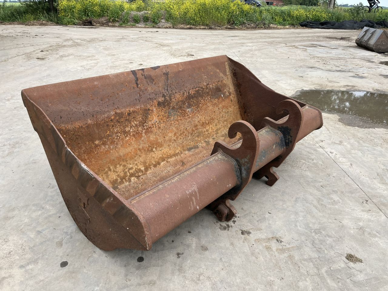 Diverse Bakkenwagens en CW30 aanbouwdelen