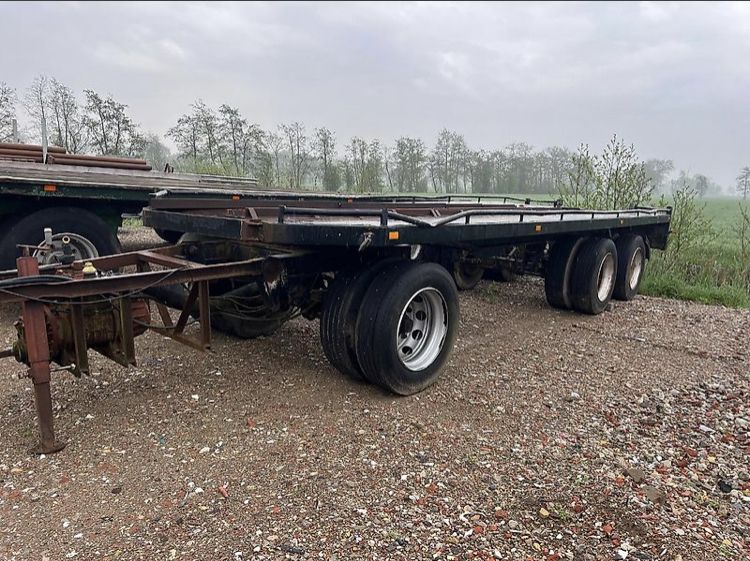 Diverse Bakkenwagens en CW30 aanbouwdelen