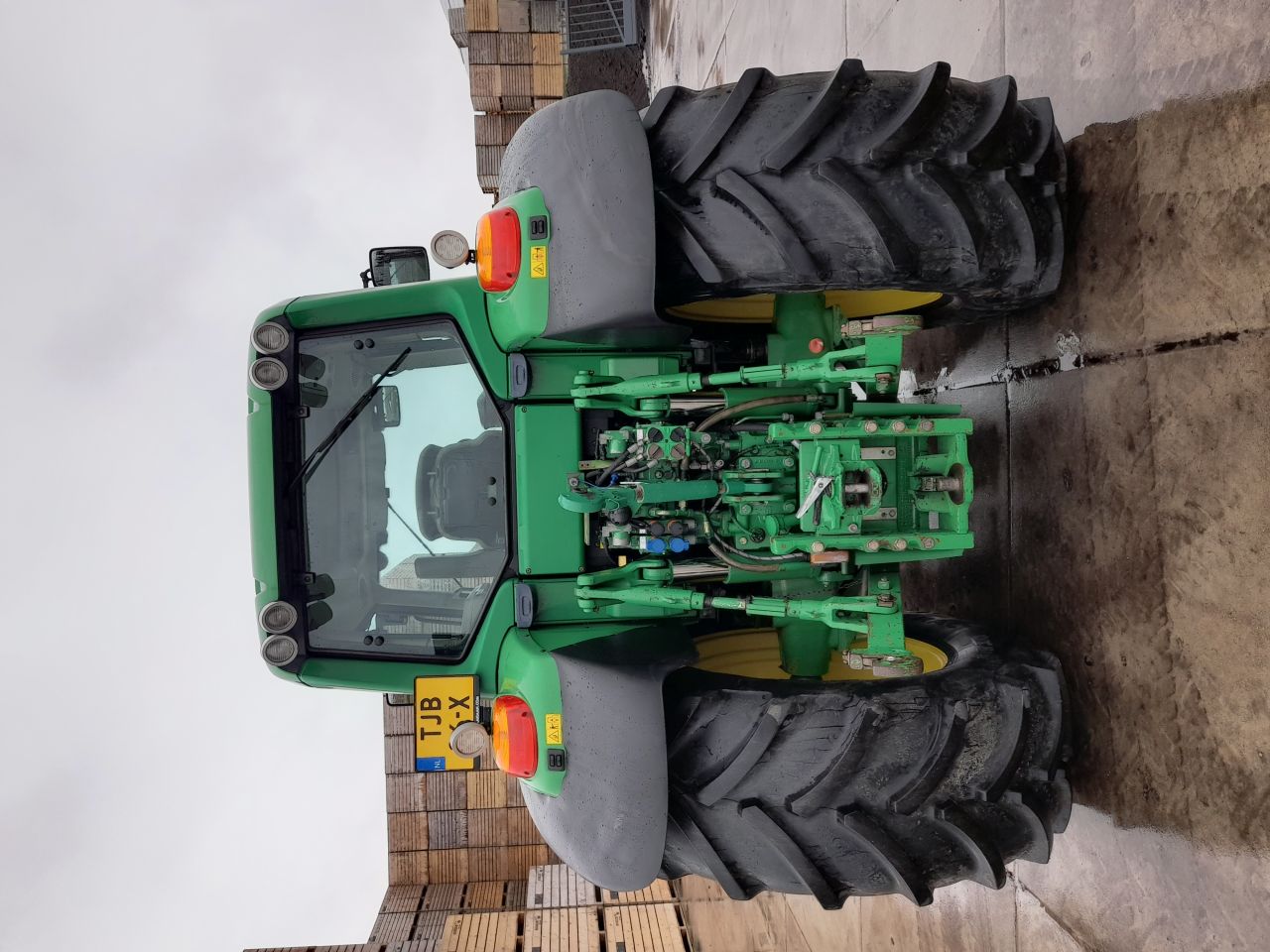John Deere 6830
