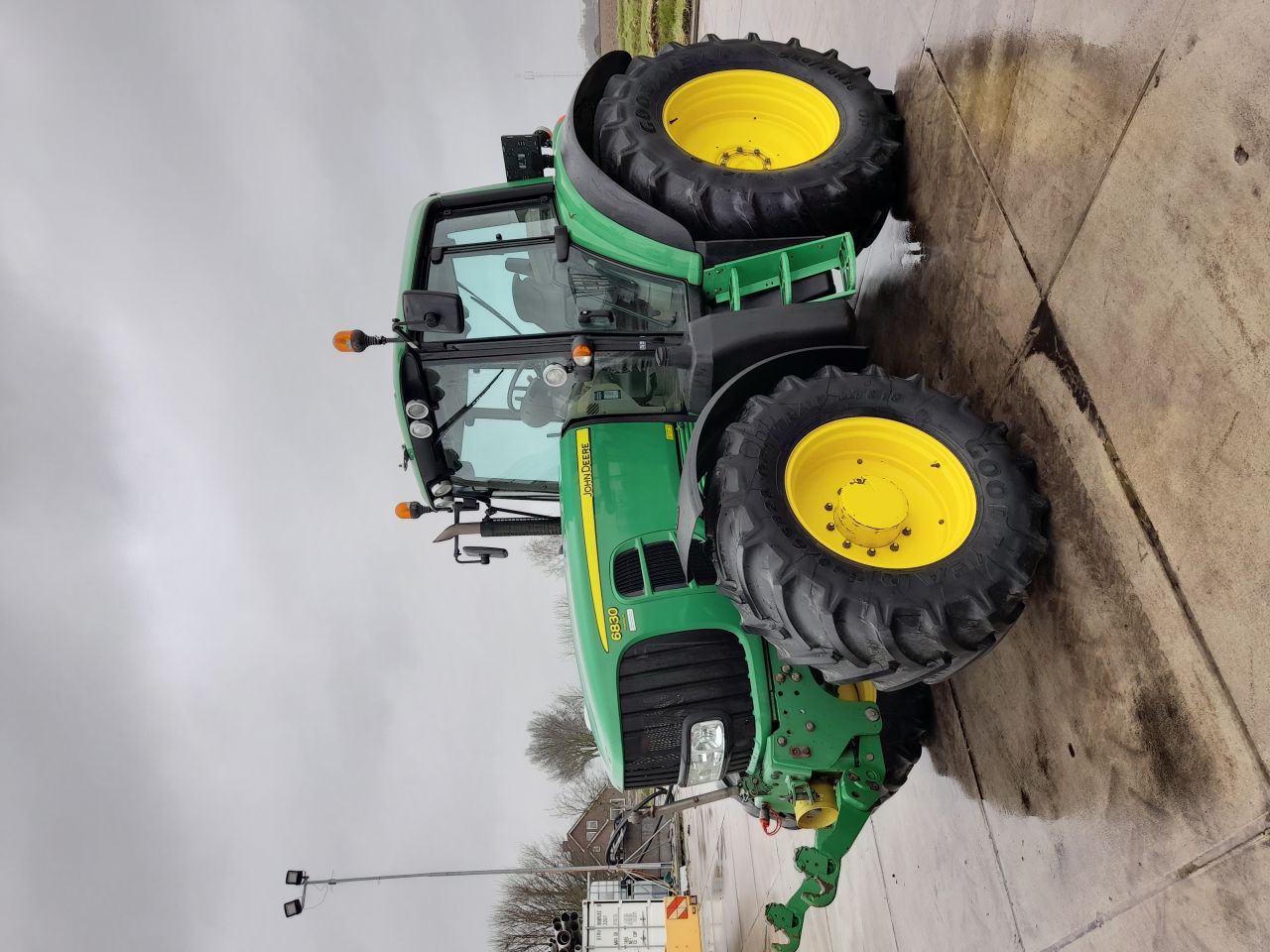 John Deere 6830
