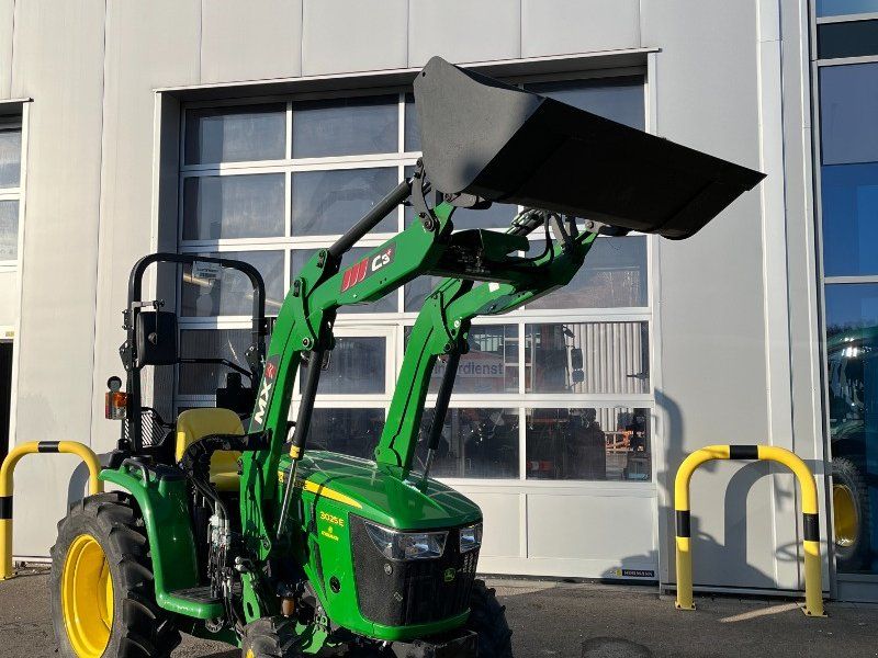 John Deere 3025E
