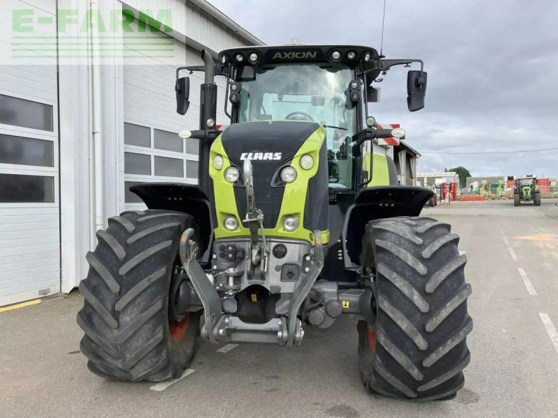 Claas axion 800 sur mesure