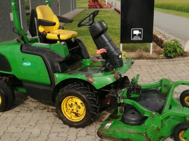 John Deere F 1400