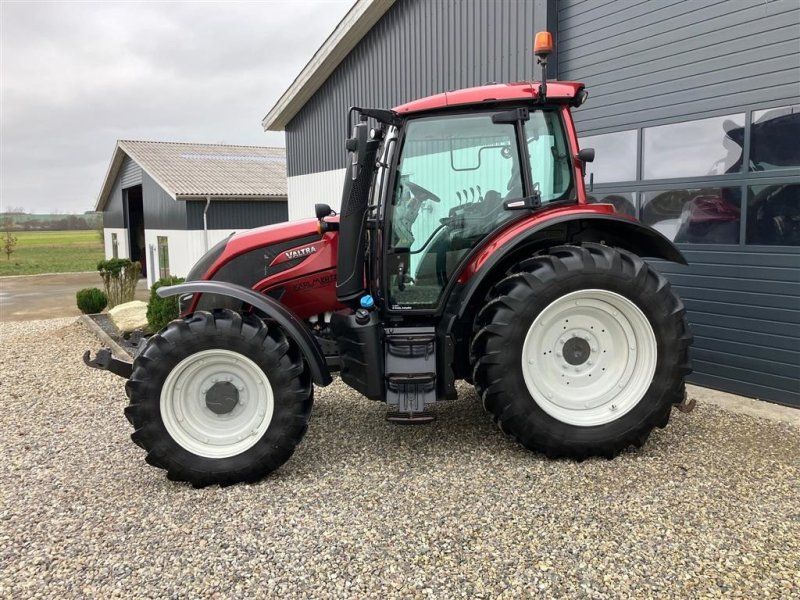 Valtra N104 H5