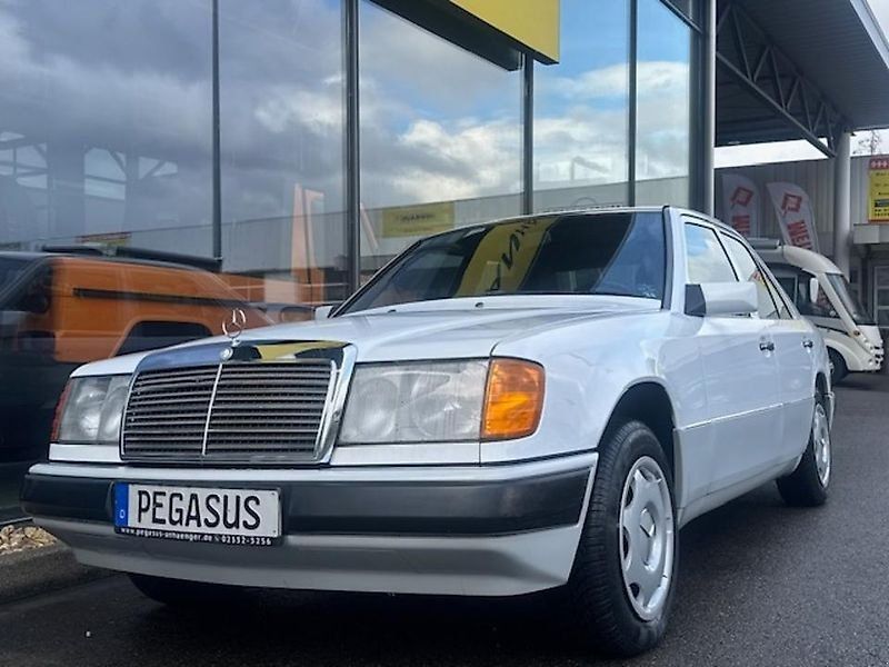 Mercedes Benz 260 E w124 Limousine PKW Oldtimer AHK