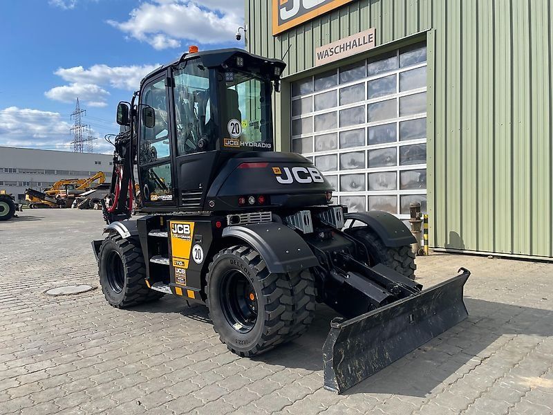 JCB Hydradig 110W Black Edition