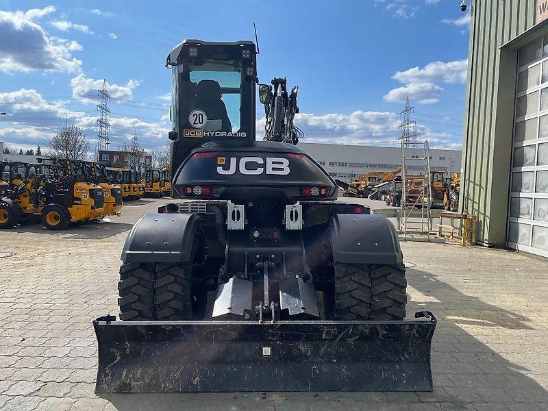 JCB Hydradig 110W Black Edition