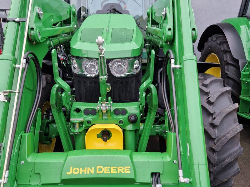 John Deere 6M115