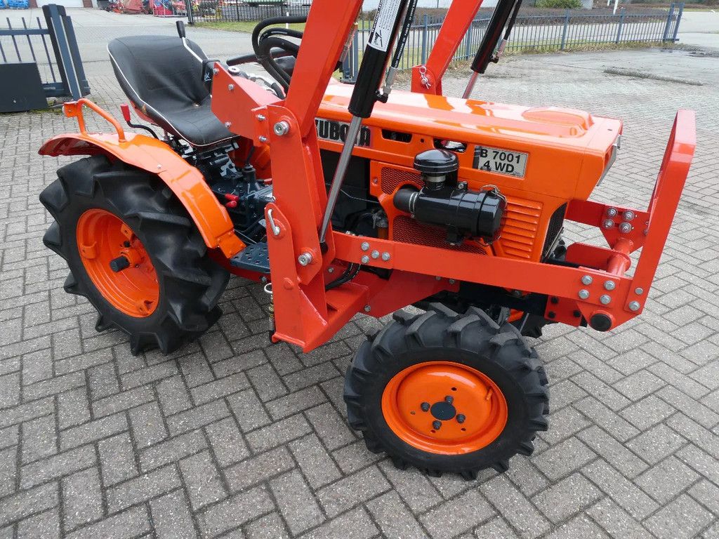 Kubota B7001 4wd / Voorlader