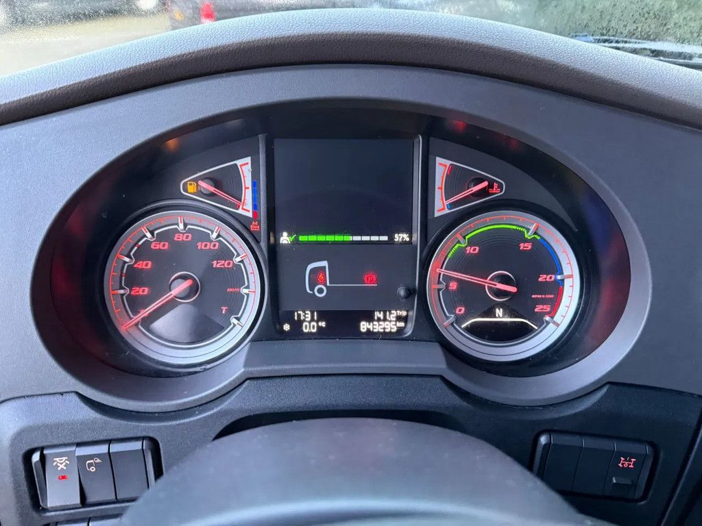 DAF XF 450 4X2 Space Cab Standairco Smarttacho 2 NL Truck