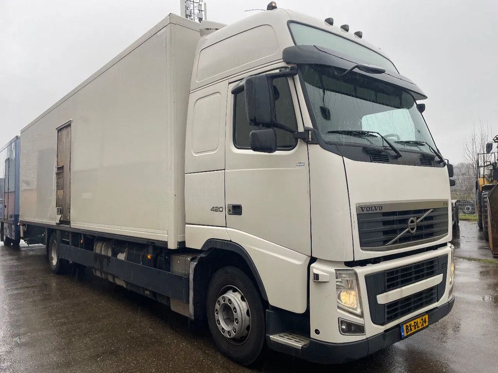 Volvo FH 12.420 Koffer 4x2 met laadklep Euro 5 !