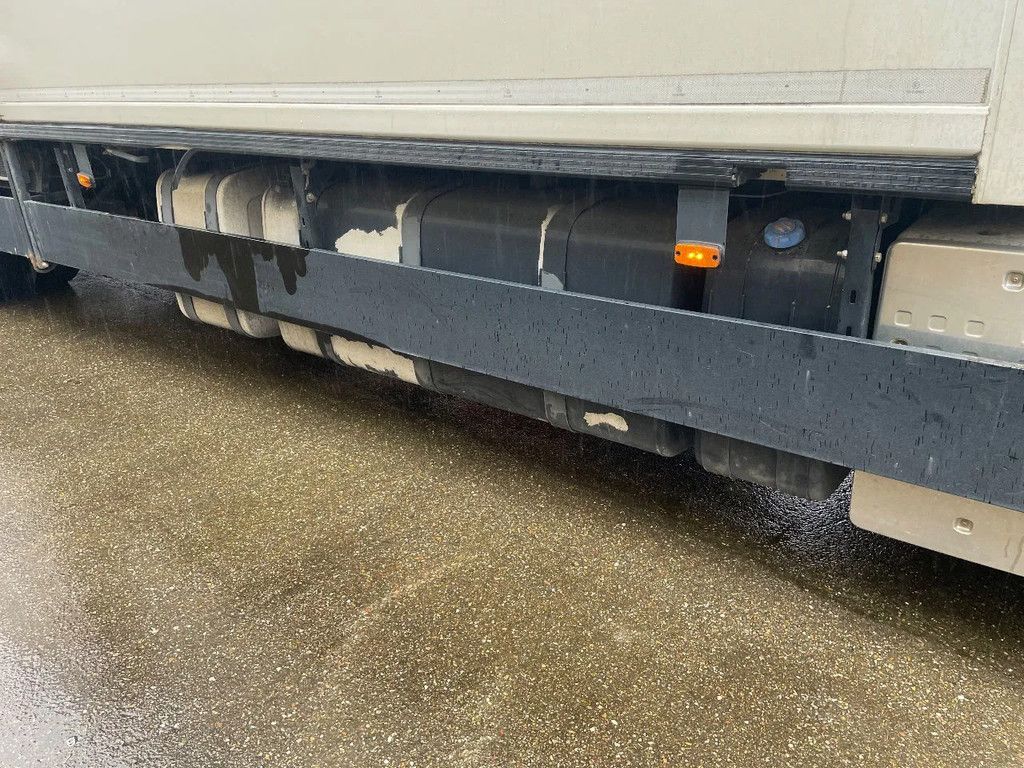 Volvo FH 12.420 Koffer 4x2 met laadklep Euro 5 !