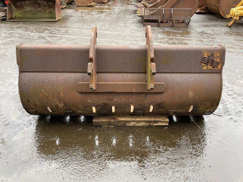 Verachtert wide bucket