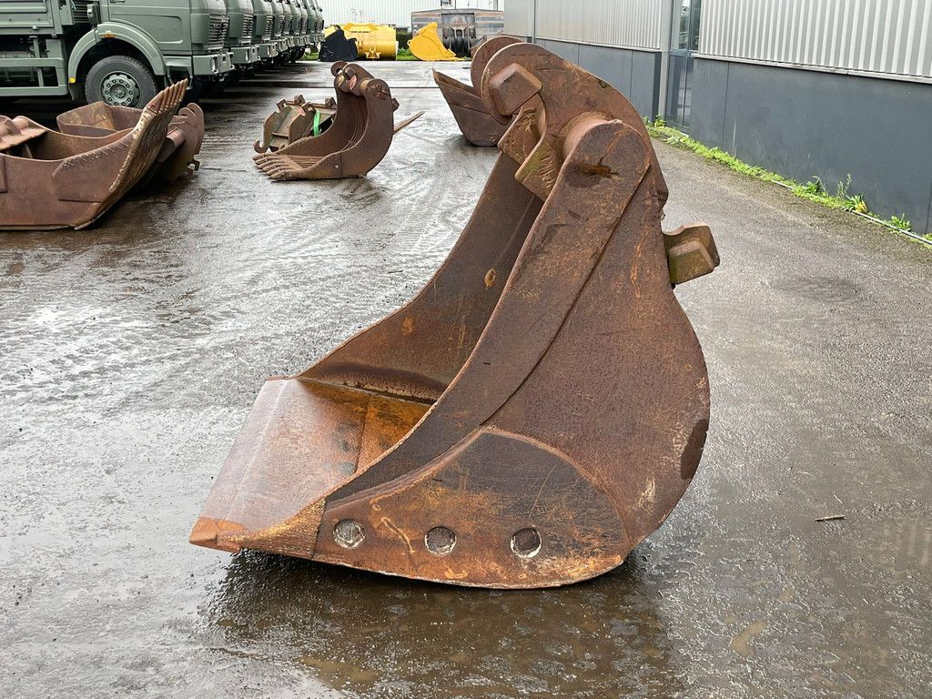 Caterpillar Digging bucket